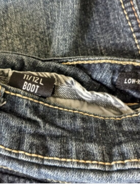 Rue21 Women’s Jeans 11/12 Bootcut Low Rise Embroidered Flap Pocket Stretch Denim - Picture 7 of 13